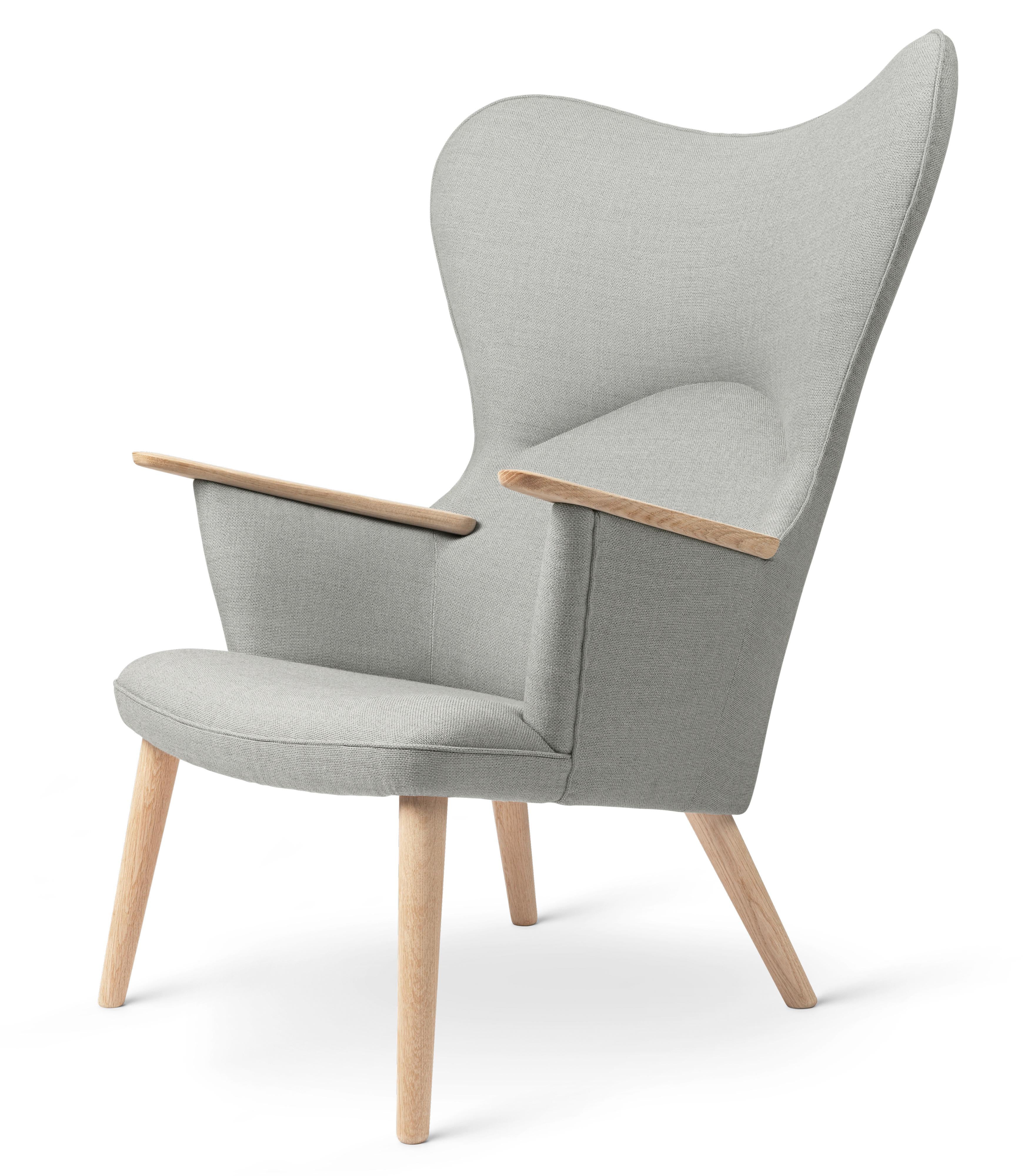 Carl Hansen Ch78 Mama Bear Lounge Chair, Oak Soap/Passion 13101