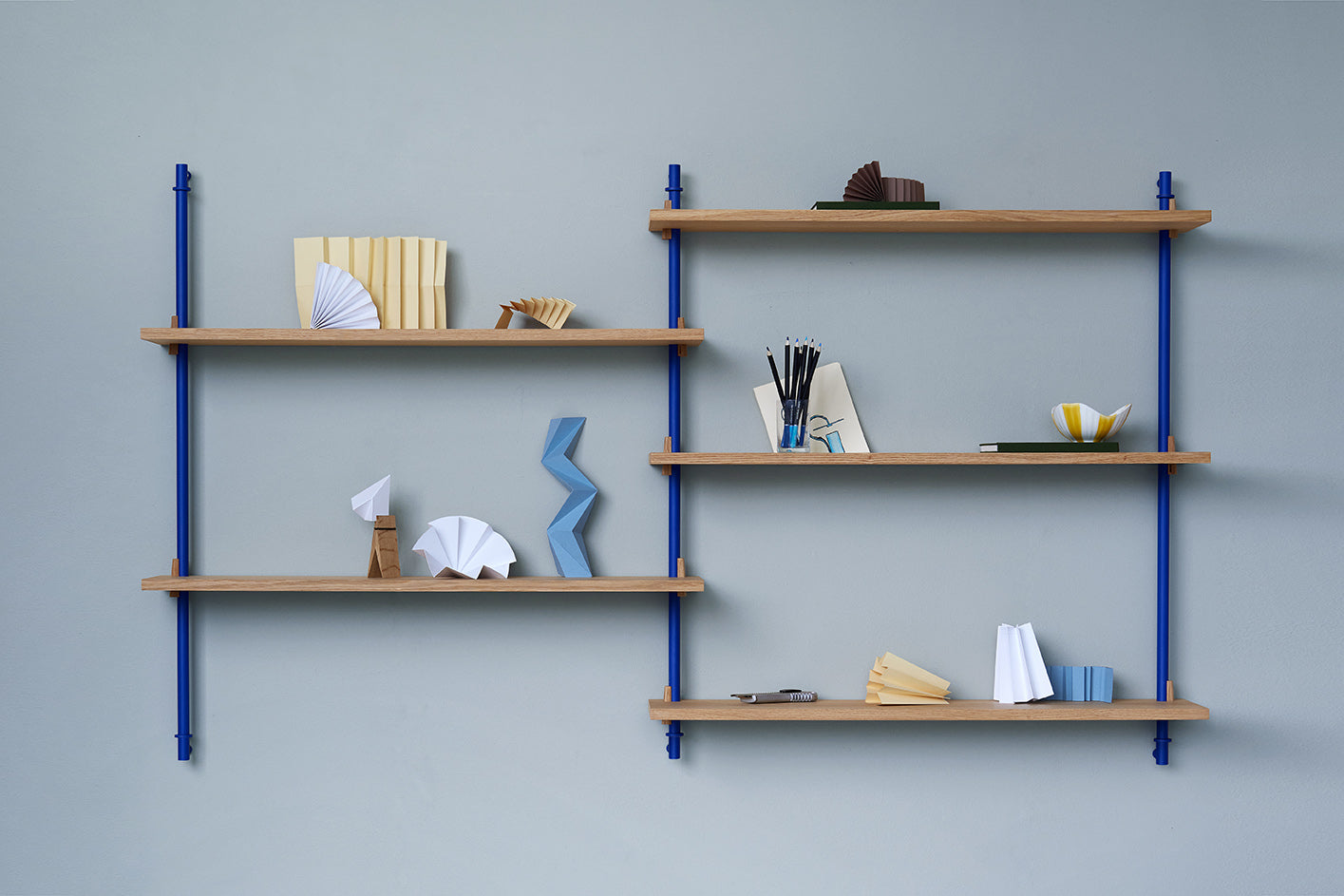 Moebe Wall Shelving Ws.65.1, Oak/Deep Blue