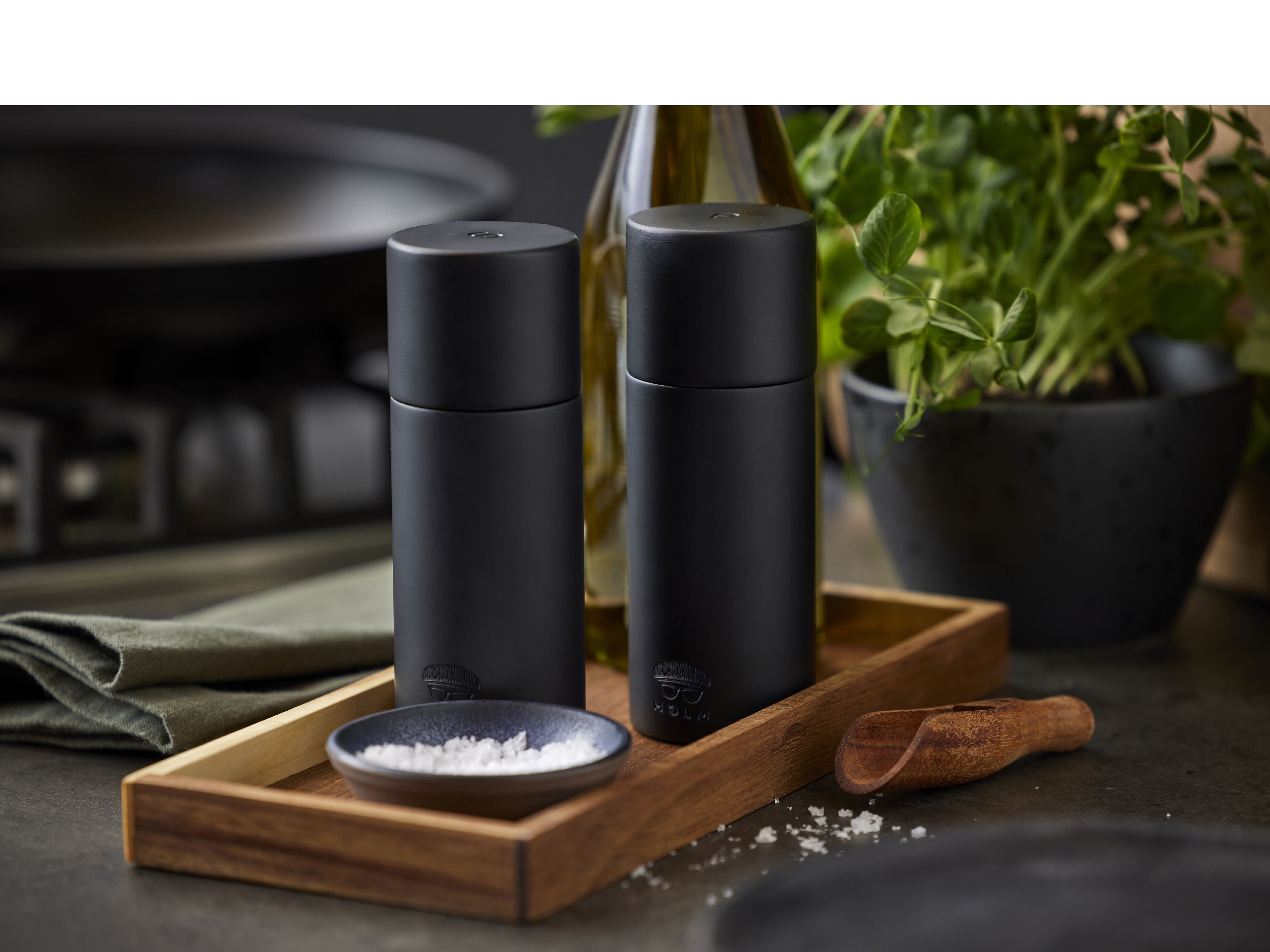 Holm Salt And Pepper Grinder Set, Black